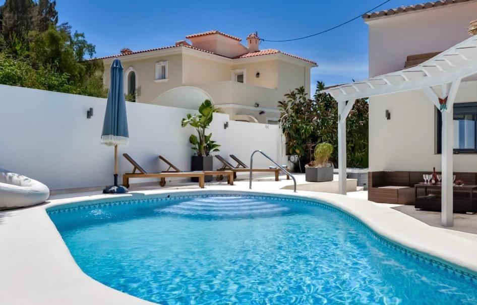 Apartamento Con Piscina Cerca De Puerto Blanco *